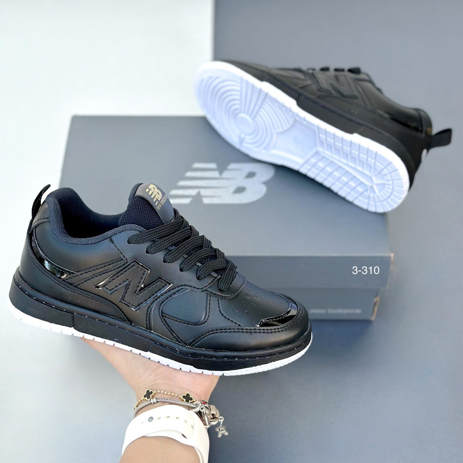NEW BALANCE DONA